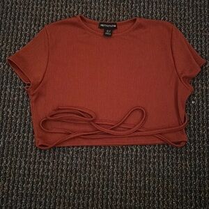 Pretty little thing, size 6, warm brown color